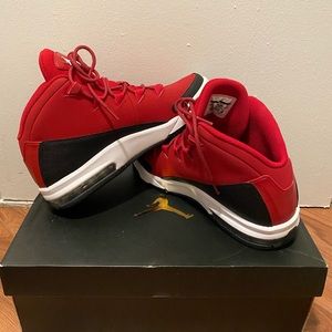 Jordan Air Deluxe BG - Red and Black